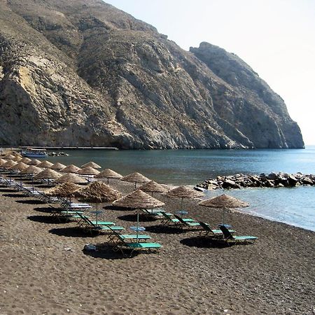 Located By The Sea One Beachfront Private Captain Lazaros Pool Villa With Loft In 750Sqm Spacious Private Plot-Jacuzzi-Sunrelax-Furnished Terace-Gazebo-Private Parking,Sleep 3 Adults And 2 Children, Just Steps From The Black Beach-Seaview Perissa  Exterior foto