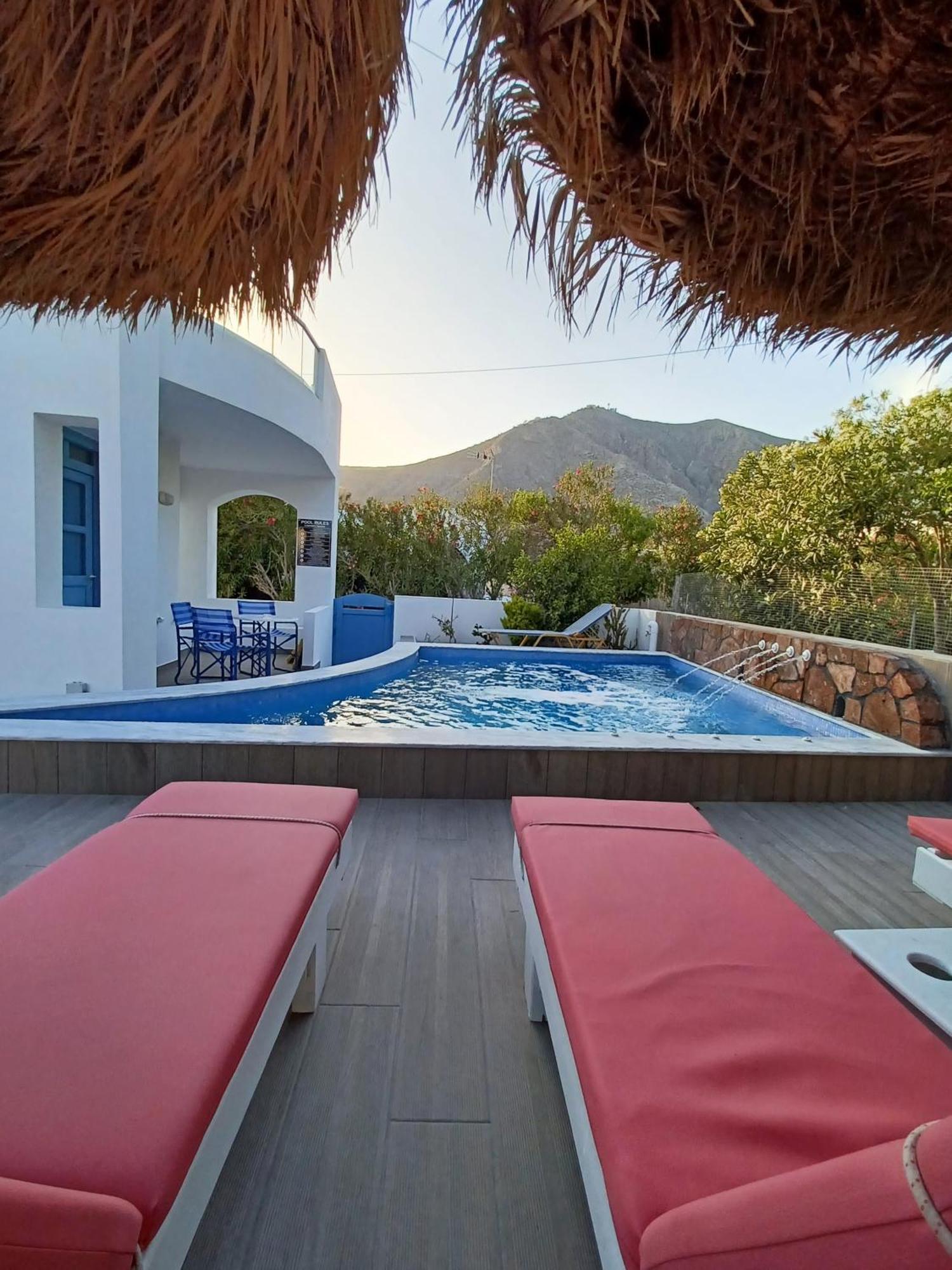 Located By The Sea One Beachfront Private Captain Lazaros Pool Villa With Loft In 750Sqm Spacious Private Plot-Jacuzzi-Sunrelax-Furnished Terace-Gazebo-Private Parking,Sleep 3 Adults And 2 Children, Just Steps From The Black Beach-Seaview Perissa  Exterior foto